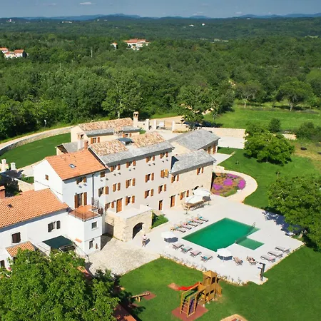Poropati, Groznjan, Istria - Luxury Countryside Estate For Up To 19 Persons - Large Pool Of 80m2 With Kids Section Grožnjan