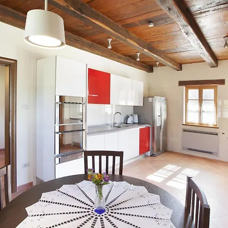 Poropati, Groznjan, Istria - Luxury Countryside Estate For Up To 19 Persons - Large Pool Of 80m2 With Kids Section Grožnjan