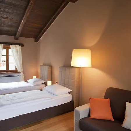 Poropati, Groznjan, Istria - Luxury Countryside Estate For Up To 19 Persons - Large Pool Of 80m2 With Kids Section Grožnjan