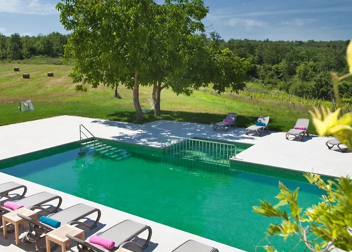 Poropati, Groznjan, Istria - Luxury Countryside Estate For Up To 19 Persons - Large Pool Of 80m2 With Kids Section * Grožnjan