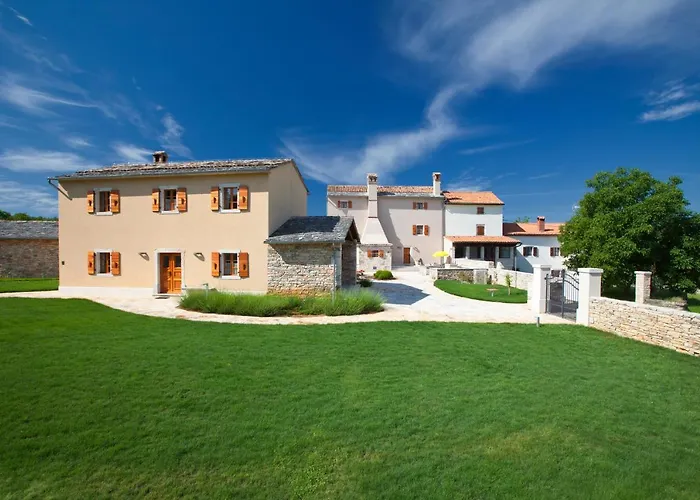 Poropati, Groznjan, Istria - Luxury Countryside Estate For Up To 19 Persons - Large Pool Of 80m2 With Kids Section