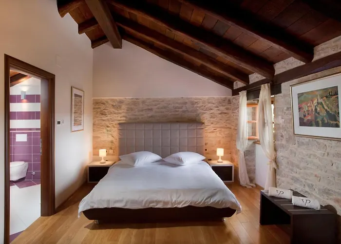 Poropati, Groznjan, Istria - Luxury Countryside Estate For Up To 19 Persons - Large Pool Of 80m2 With Kids Section Grožnjan